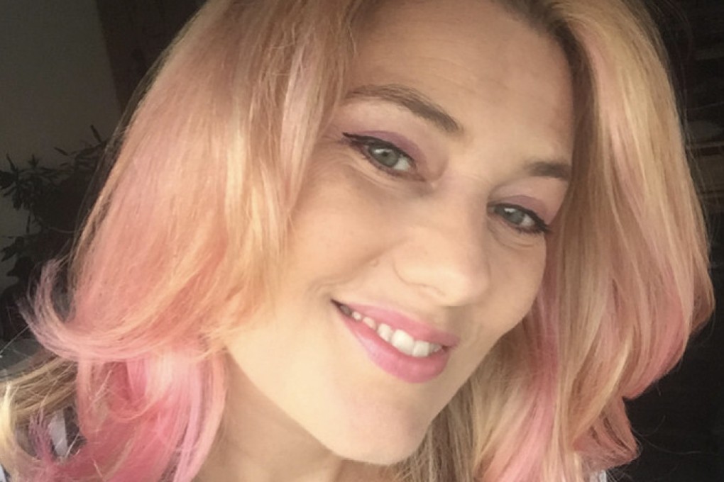 Writer Lise Floris, who changes her hairstyle more often than most, asks experts what our hair style reflects about our mental well-being.