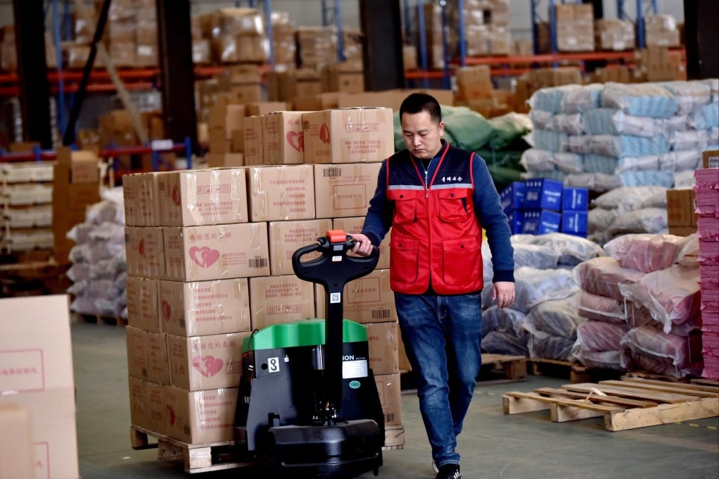 China wants to encourage more cross-border e-commerce. Photo: Xinhua