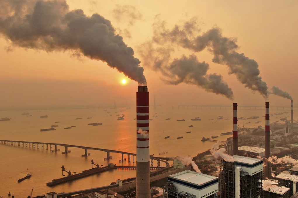 China’s economic planner recently met with coal-fired power companies and various experts, soliciting suggestions for a long-term pricing mechanism. Photo: AP