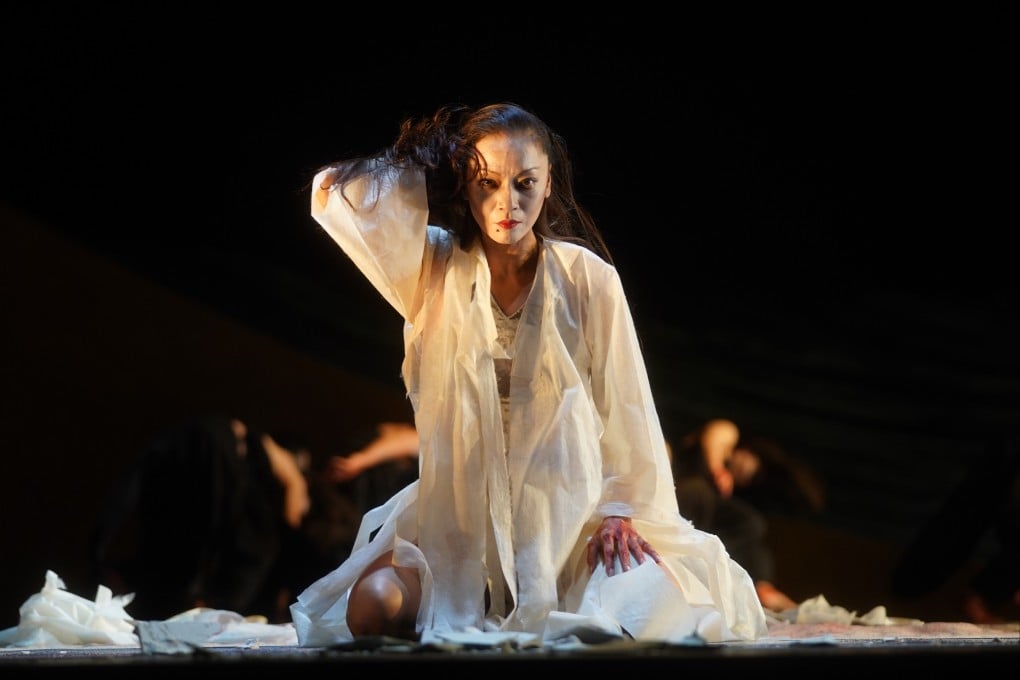 Hua Chi-yu, principal dancer of the Hong Kong Dance Company, during the performance of Nine Songs. Photo: Mak Cheong-wai@Moon 9 image