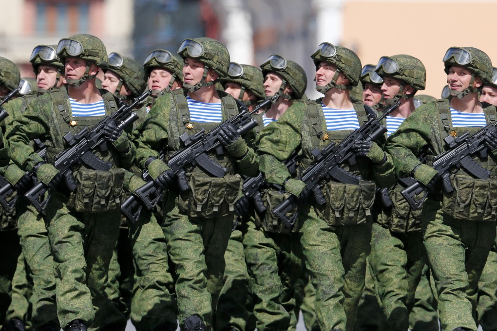 Russian Army paratroopers march during a rehearsal for the Victory Day military parade in Moscow, Russia, on May 7, 2021. Ukrainian and Western officials are worried that a Russian military buildup near Ukraine could signal plans by Moscow to invade its ex-Soviet neighbor. File photo: AP