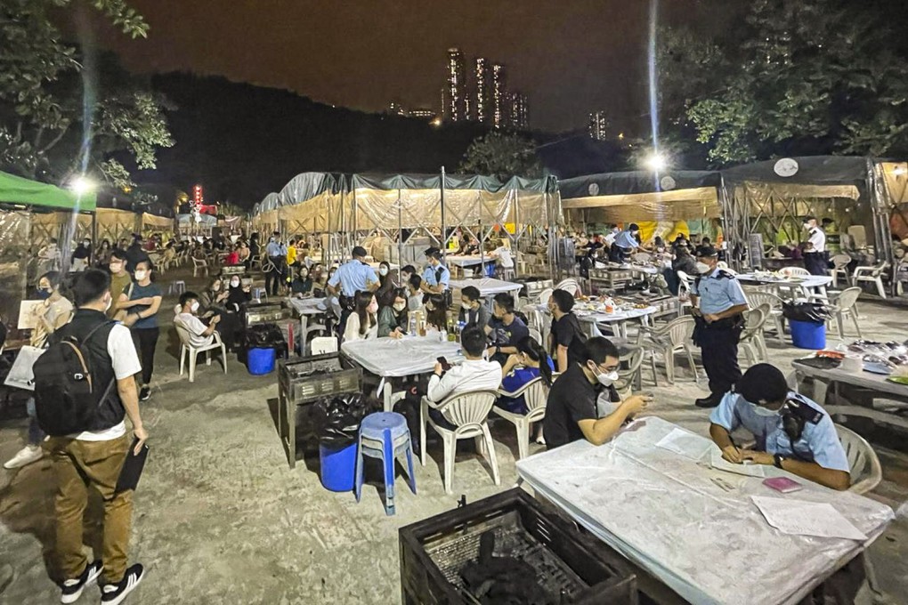 More than 800 Hong Kong diners were warned or fined on November 21 as police raided two long-operated unlicensed barbecue sites in Mei Foo, arresting 17 owners and staff. Photo: Handout
