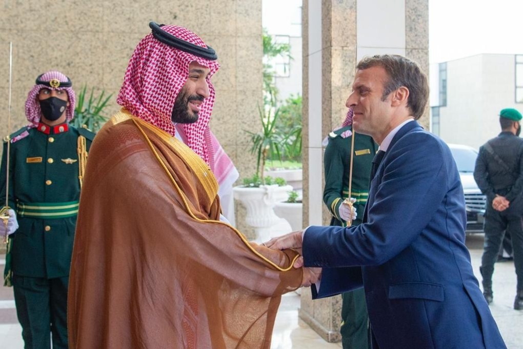 Saudi Crown Prince Mohammed bin Salman Al Saud, left, and French President Emmanuel Macron in Jeddah, Saudi Arabia on Saturday. Photo: EPA-EFE / Bandar al Jaloud / Saudi Royal Court