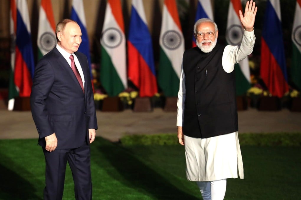 Indian Prime Minister Narendra Modi (right) welcomes Russian President Vladimir Putin to New Delhi on Monday. Photo: DPA