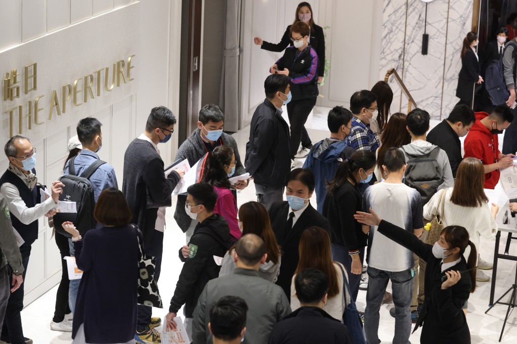 People lining up for The Aperture development, built by Hang Lung Properties, in Kowloon Bay on 11 December 2021. Photo: May Tse