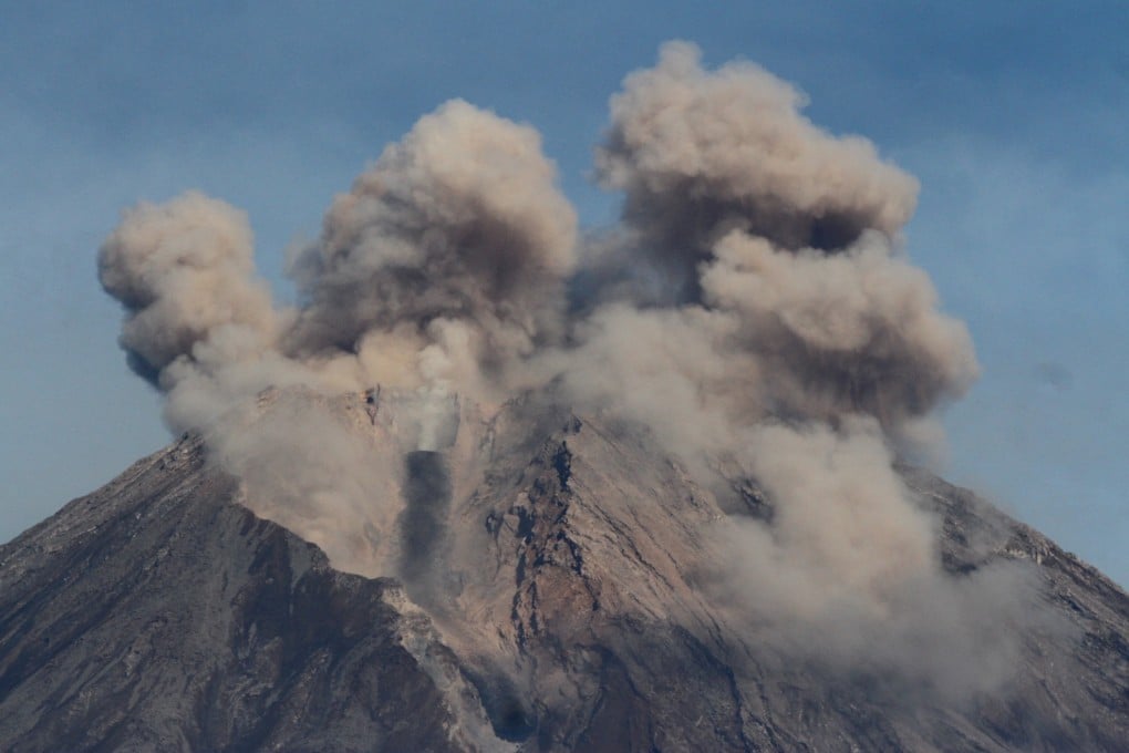 Mount Semeru volcano spewing hot ash on December 10. Indonesian authorities fear it could blow again. Photo: Reuters