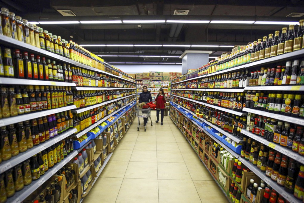 With an increasing number of Chinese consumers shopping online, sales at hypermarkets in the world’s second-largest economy are on a downward spiral. Photo: Bloomberg