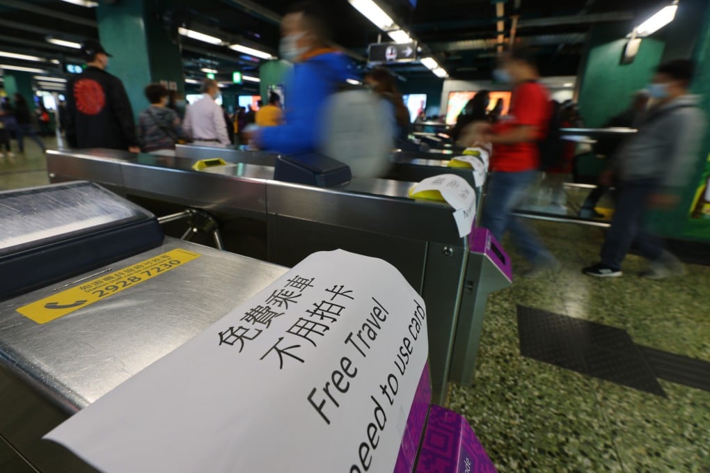 People travelling by MTR for free on December 19. Photo: Dickson Lee.