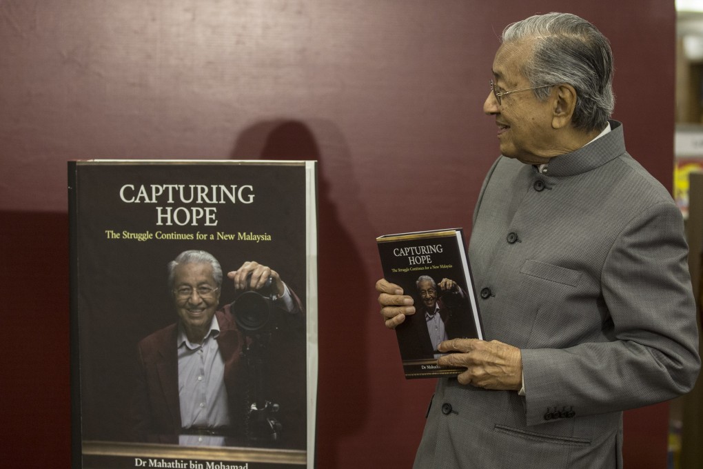 Former Malaysian prime minister Mahathir Mohamad launches his book in Kuala Lumpur. Photo: EPA-EFE