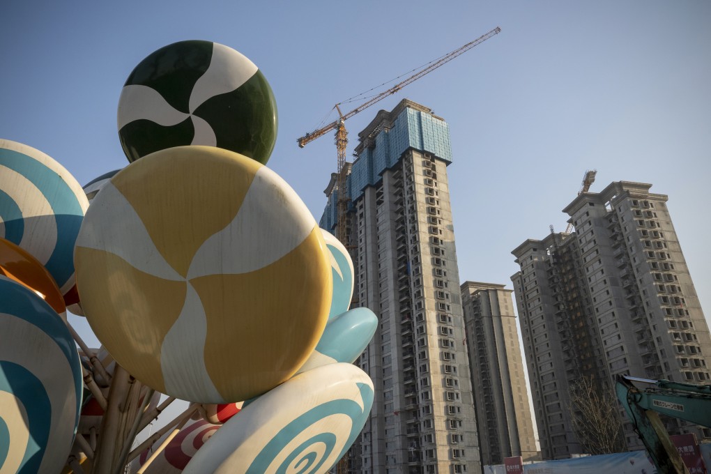 China’s official non-manufacturing purchasing managers’ index (PMI), which measures business sentiment in the services and construction sectors, rose to 52.7 in December from 52.3 in November. Photo: Bloomberg