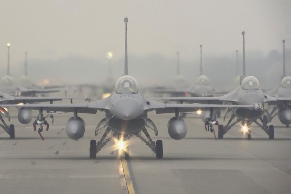 Taiwanese air force F-16V fighter jets taxi along a runway during a drill in Chiayi in southwestern Taiwan, on Wednesday, January 5, 2022. Taiwan’s Air Force pilots took part in a drill to simulate an interception of mainland aircraft into Taiwan’s ADIZ. Photo: AP Photo