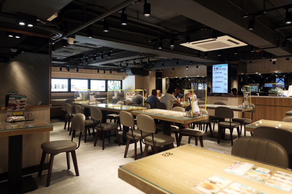 An empty restaurant at lunch time in Hong Kong on 15 July 2020. Photo: Xiaomei Chen