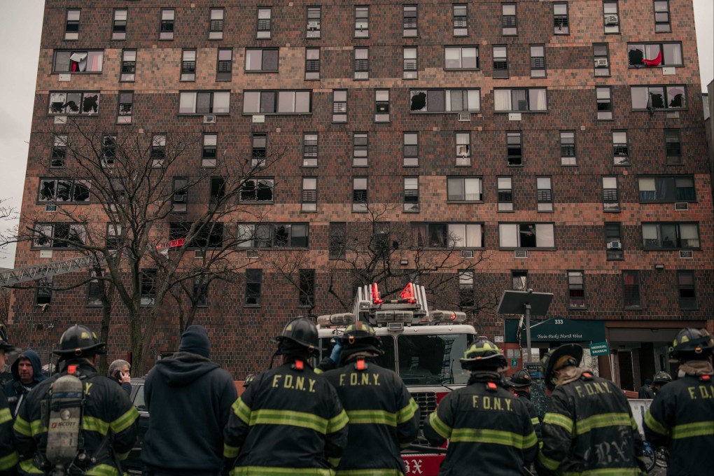 Emergency service at the scene of a fire at a 19-storey residential building in the Bronx borough of New York on January 9. Photo: Getty Images / AFP