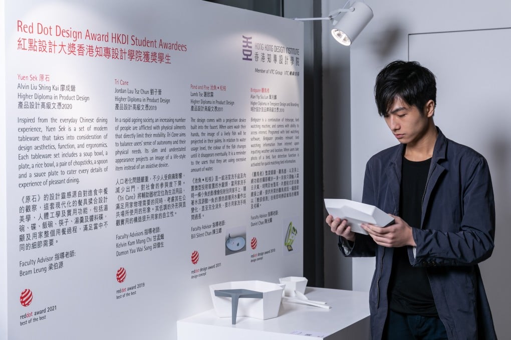 Yuen Sek is a set of modern Chinese tableware designed by Alvin Liu Shing-kai. It is one of the designs showcased in “Red Dot Exhibition: The Essence of Design – Creating Value” in Hong Kong.