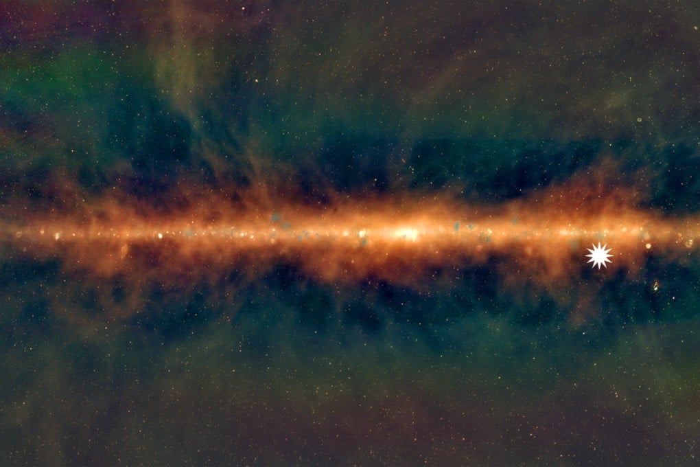 The Milky Way, seen from the MWA, with the star icon showing the position of the mystery object. Photo: Natasha Hurley-Walker (ICRAR/Curtin) and the GLEAM Team