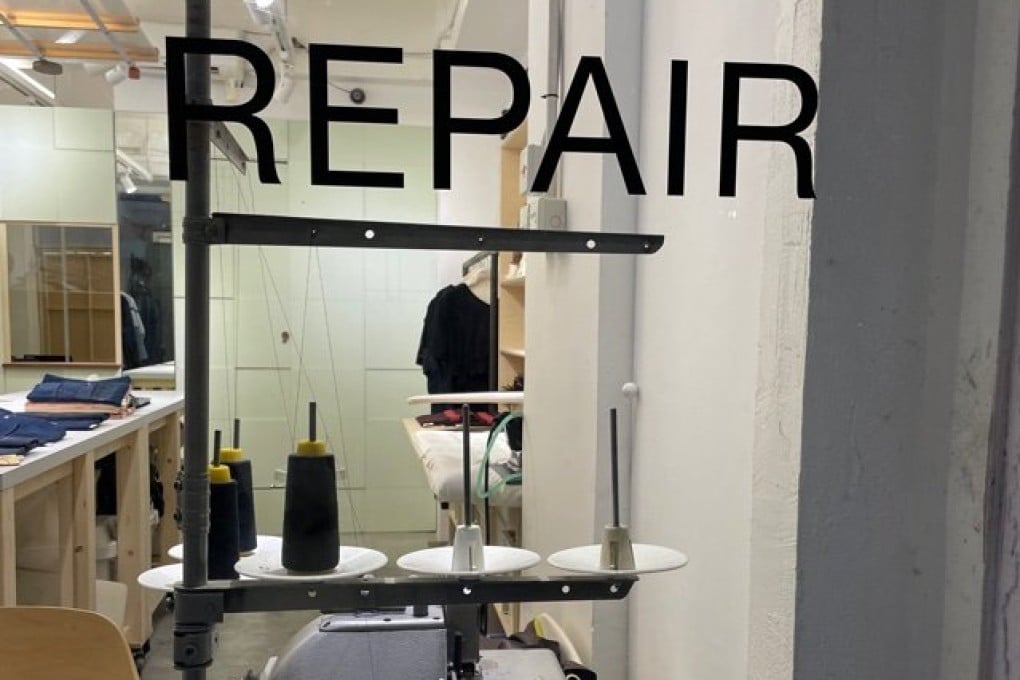 Used or unwanted clothing often ends up in landfills, but you don’t have to throw yours away. In Hong Kong, fashion retailer Kapok runs a bespoke alteration service.