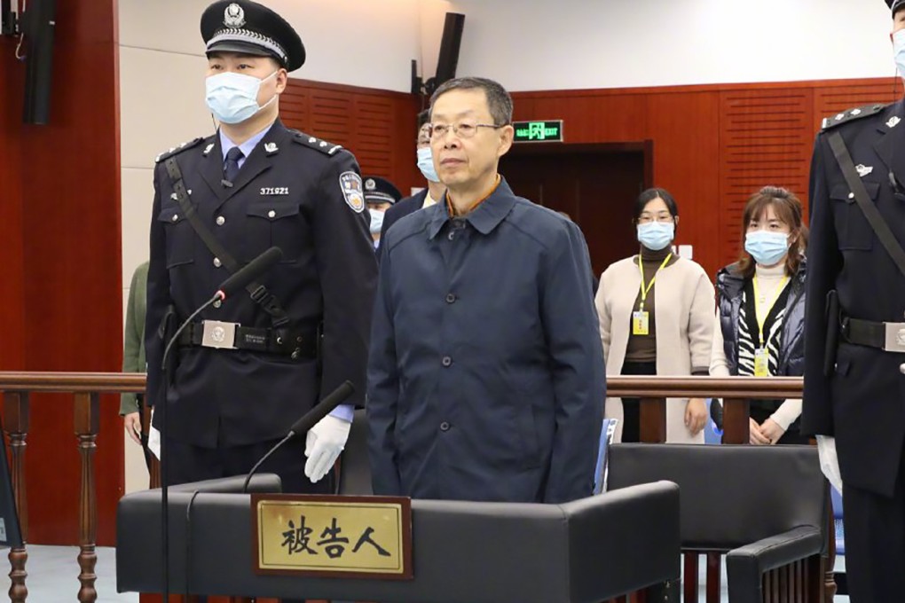 Dong Hong, a former senior inspector of China’s top anti-corruption agency has been given a suspended death sentence for taking 463 million (US$72.9 million) in bribes. Photo: Xinhua