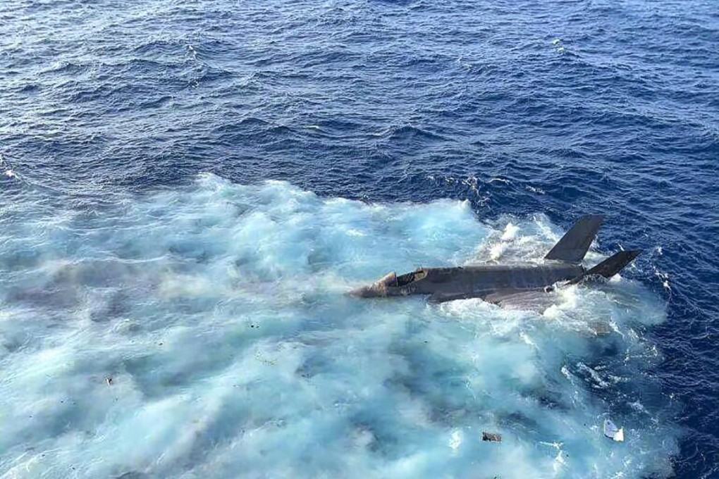 The US Navy has confirmed that a photo circulating on social media shows an F-35C jet that ended up in the South China Sea after a landing mishap on the USS Carl Vinson aircraft carrier. Photo: Twitter