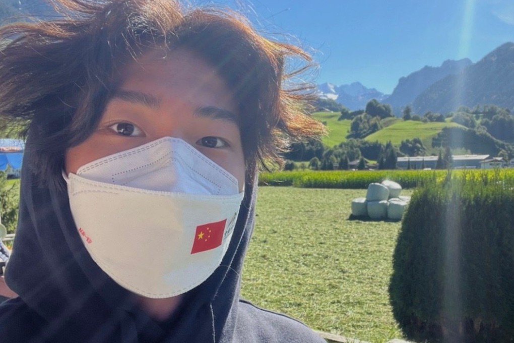 Su Yiming of the China snowboarding team arrives in Beijing before the Winter Olympics next month. Photo: Weibo / Su Yiming