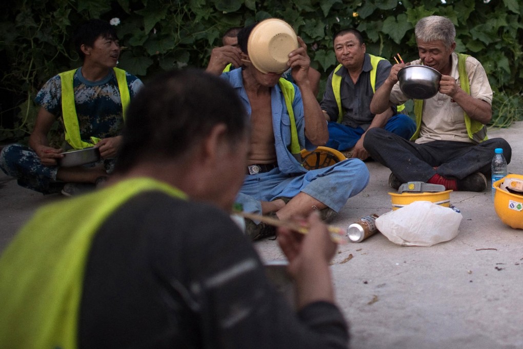 After a migrant worker translated a difficult philosophy book into Chinese, it sparked discussions and debates across various social classes. Photo: AFP