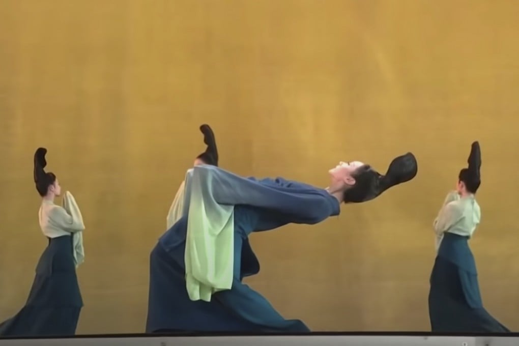 Dancers in CCTV’s Spring Festival Gala show off elegant and demanding backbends. The moves - labelled “blue green waist” - have prompted many on Chinese social media to try and recreate them. Photo: CCTV