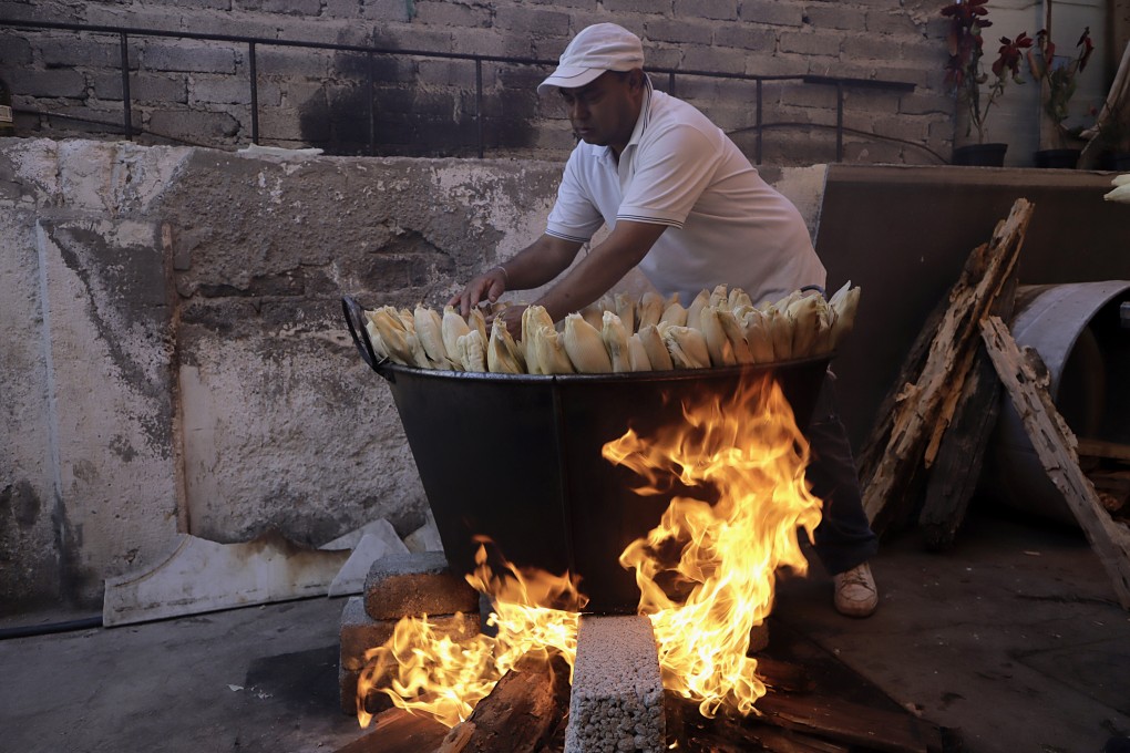 Cooking tamales in Mexico City. A 1991 book, México: The Beautiful Cookbook, introduced readers to ingredients that originated in Mexico and described how to make popular Mexican dishes such as tamale. Photo: Gerardo Vieyra/NurPhoto via Getty Images