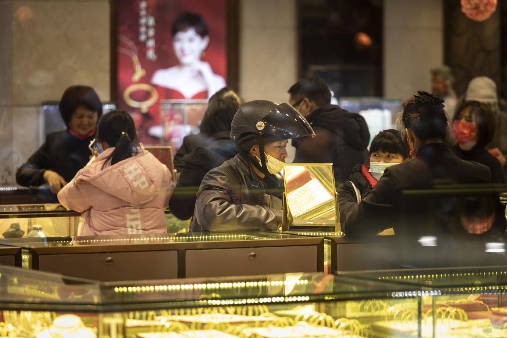 China’s Caixin/Markit services purchasing managers’ index (PMI) fell to 51.4 in January from 53.1 in December, data released on Monday showed. Photo: Bloomberg