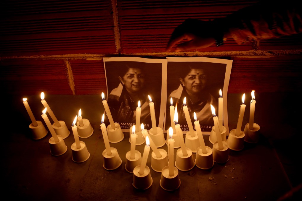 Fans pay tribute to the late Lata Mangeshkar during a candlelight vigil in Bangalore, India, on February 6. Photo: EPA-EFE