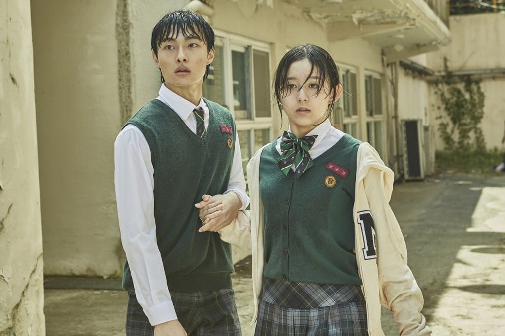 Yoon Chan-young (left) and Park Ji-hu in a scene from All of US Are Dead. Park jumped at the chance to star in the Netflix zombie apocalypse series. Photo: Netflix