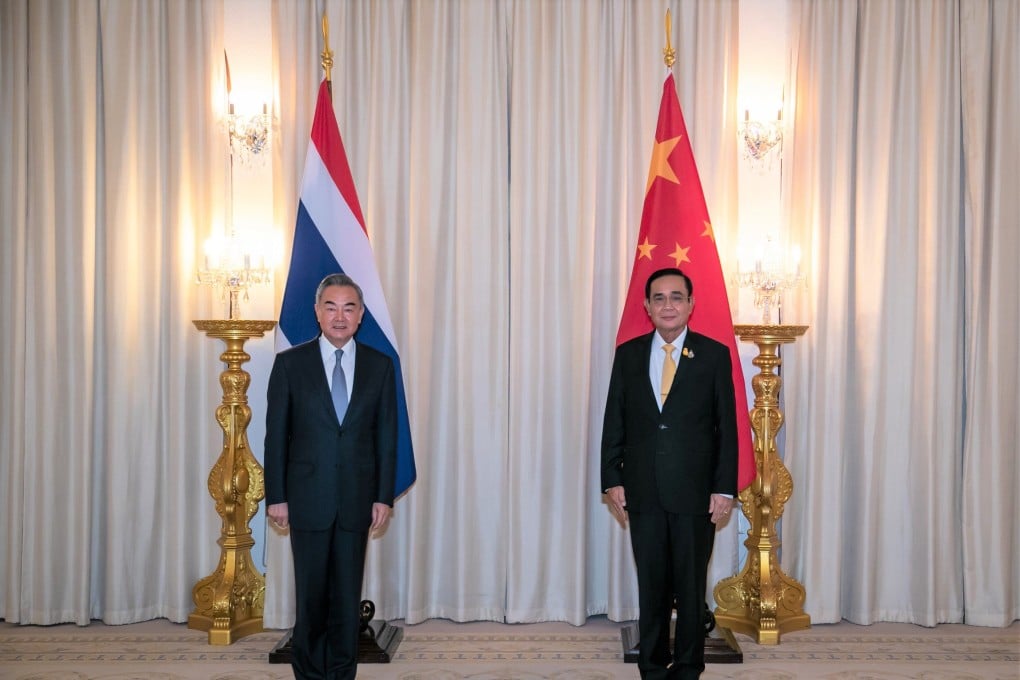 Thai Prime Minister Prayut Chan-o-cha (R) meets with visiting Chinese State Councilor and Foreign Minister Wang Yi in Bangkok, Thailand, Oct. 15, 2020.
Photo: Xinhua/Zhang Keren