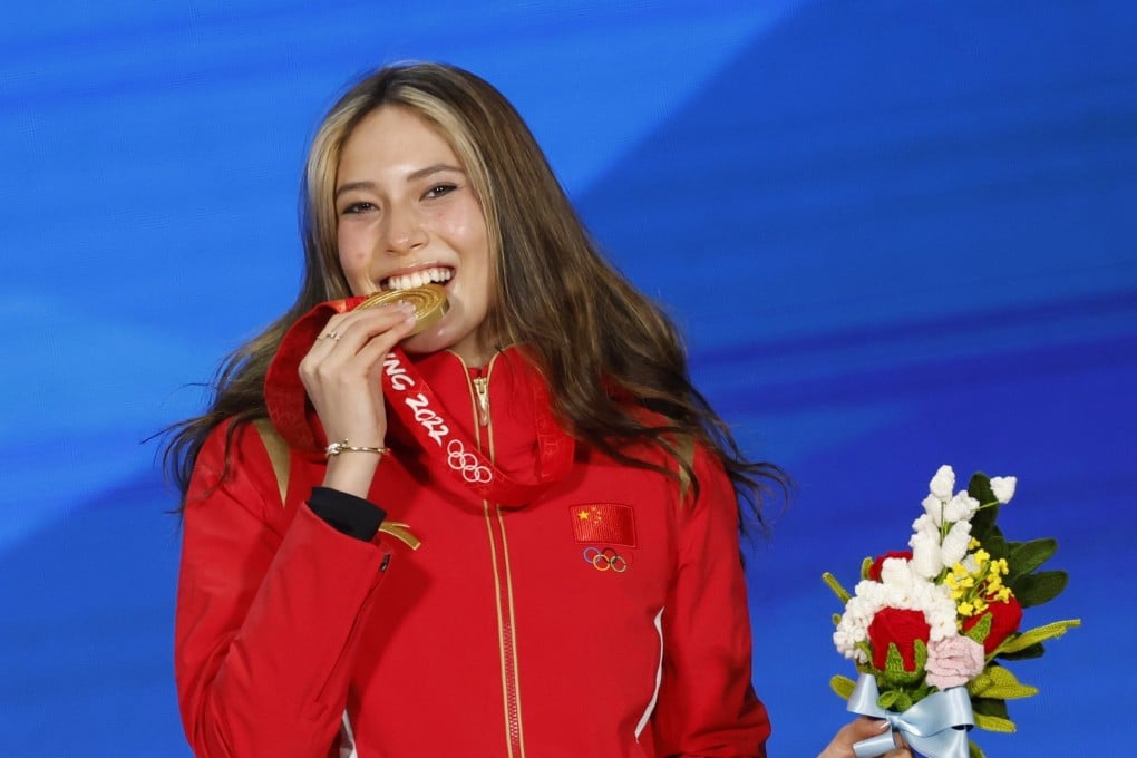 Eileen Gu celebrates her gold medal for the women’s freestyle big air, in Beijing on Februrary 8. Photo: EPA-EFE