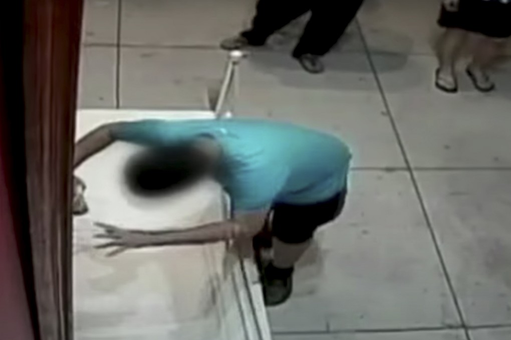 In 2012, a 12-year-old boy visiting the Huashan 1914 Creative Park in Taipei was holding a drink when he stumbled and fell, leaving a fist-size hole in a 17th century Italian oil painting titled Flowers.