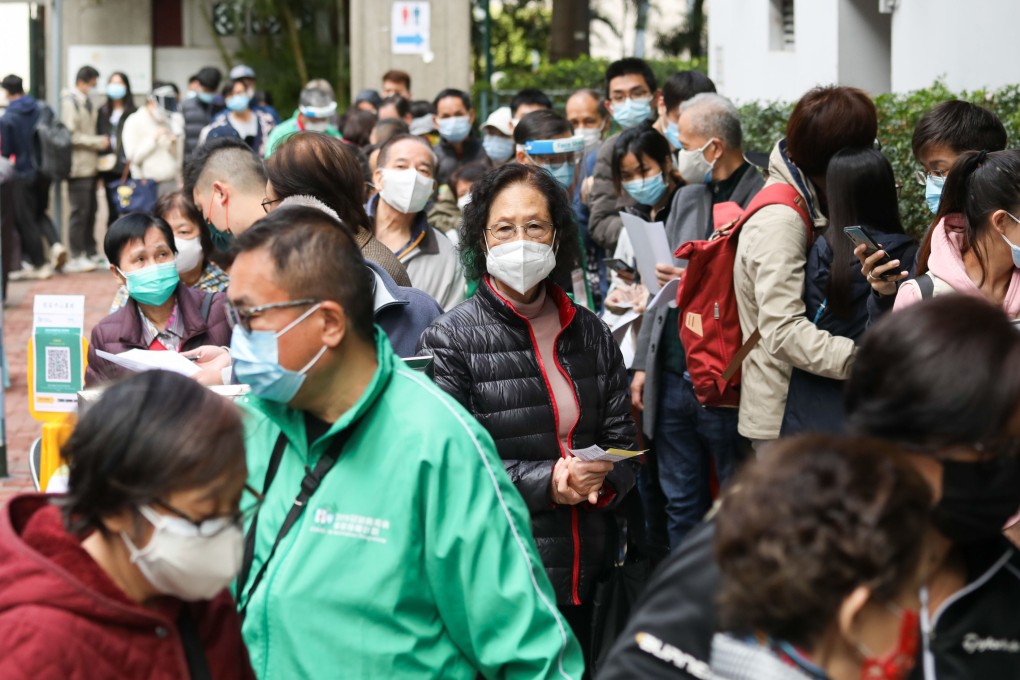 Residents queue up to Covid-19 jabs. Photo: Yik Yeung-man