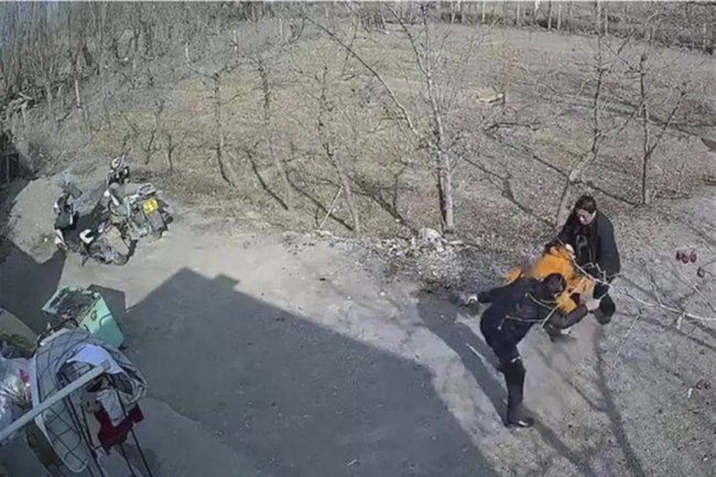 A viral video depicts a woman being dragged from her home by her family. Photo: Eastday.com