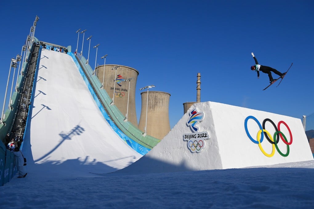 Eileen Gu performs a trick ahead of the women’s freeski big air final. Photo: Getty Images