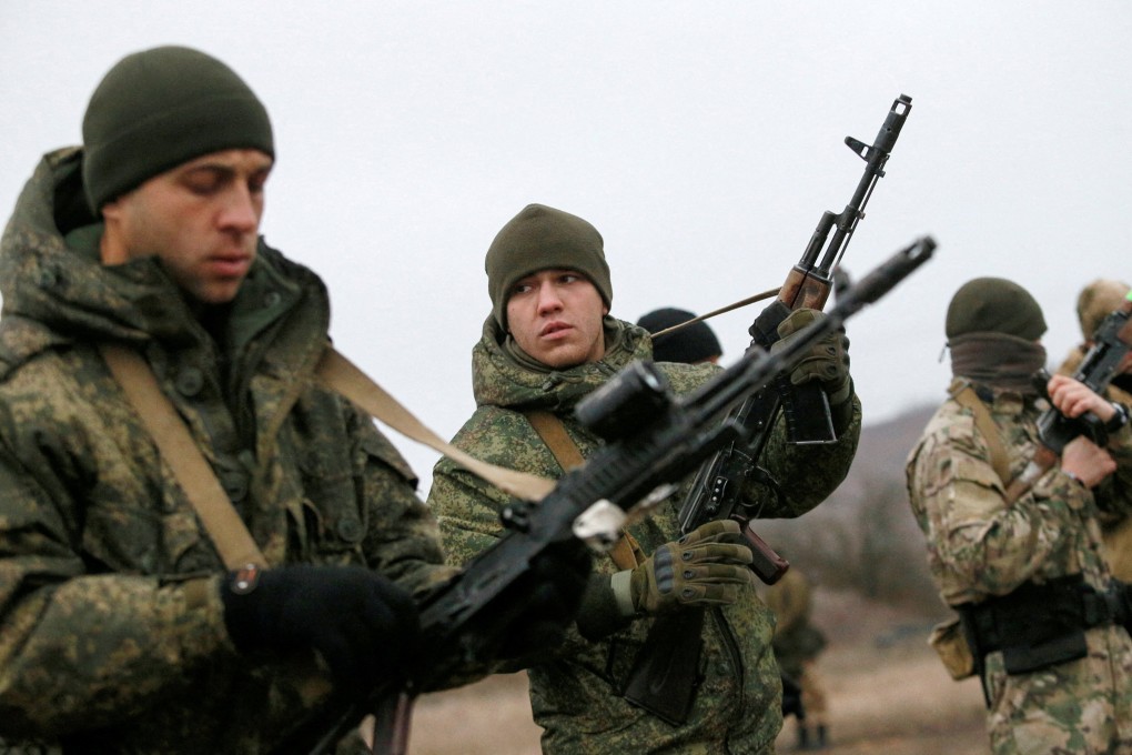 Militants of the self-proclaimed Donetsk People’s Republic take part in shooting drills at a range on the outskirts of Donetsk, Ukraine. Photo: Reuters