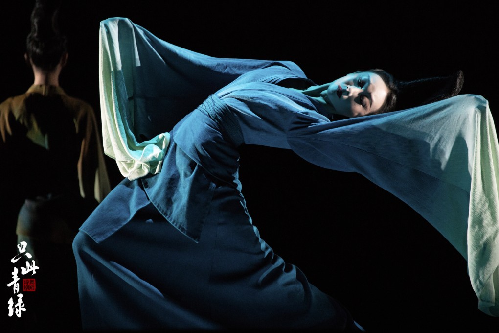 This dance move performed at the 2022 CCTV Spring Festival Gala became an online trend in China. Photo: China Oriental Performing Arts Group.