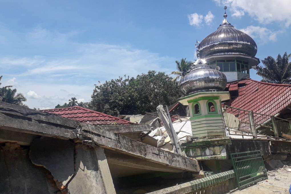 The Raya Kajai mosque was destroyed after the earthquake on Sumatra Island. Photo: Reuters