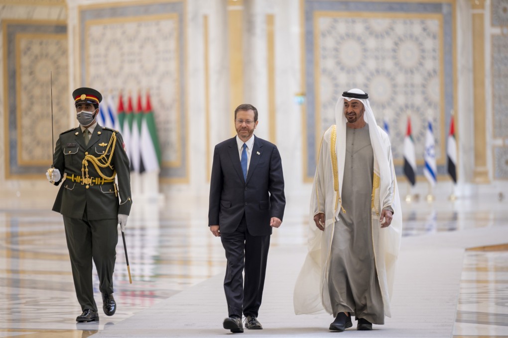Israeli President Isaac Herzog with the Crown Prince of Abu Dhabi, Sheikh Mohammed bin Zayed Al Nahya in Abu Dhabi, UAE. Photo: EPA