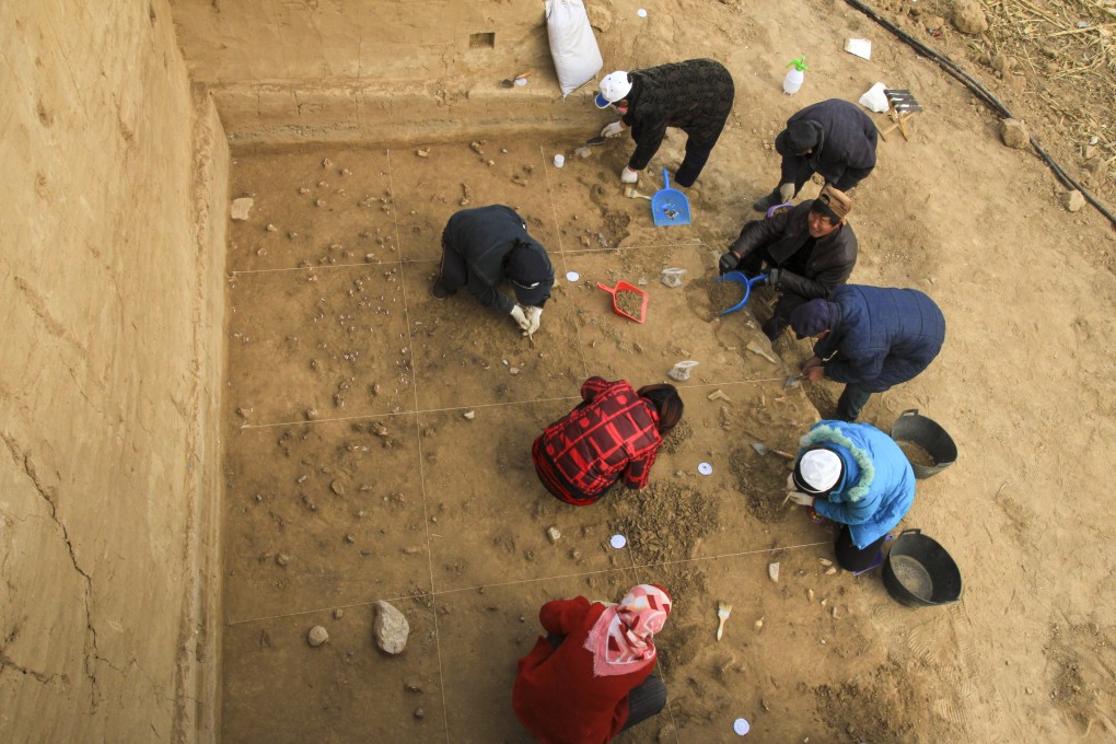 Archaeologists excavate  the well-preserved surface of the Xiamabei site in Hebei province of northern China. Photo: Wang Fagang