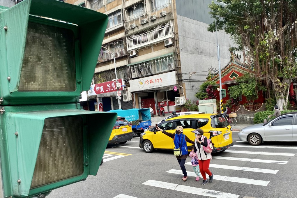 Traffic lights in Taipei affected by Monday’s power cut. Photo: CNA