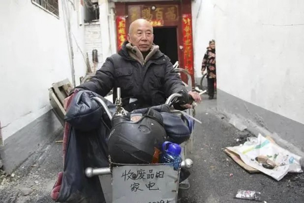 Wu collects rubbish near his home each day and sells it at recycling centres  and gives the proceeds to needy children. Photo:   163.com