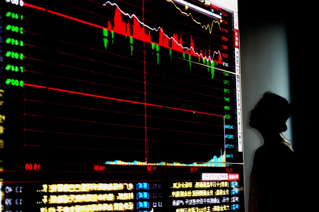 Stocks succumbed to another bout of selling amid worries over recession, lockdown and tech crackdown. Photo: Xinhua