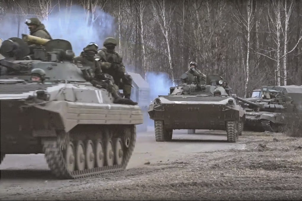 Russian servicemen on the road to Kyiv, Ukraine. Photo: EPA