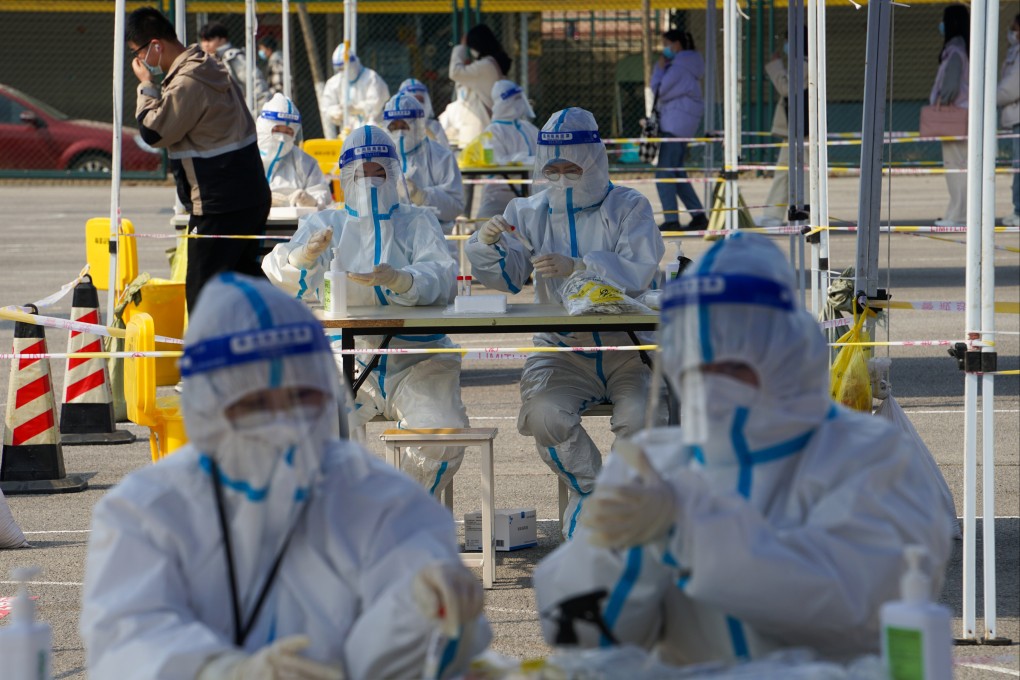 Students queue for Covid-19 nucleic acid tests at Qingdao Agricultural University on Monday in Qingdao, Shandong province. Photo: VCG via Getty Images)