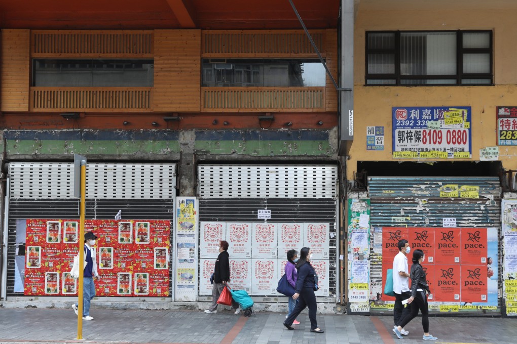 Residents walk past shuttered storefronts in Jordan earlier this week. Photo: Yik Yeung-man