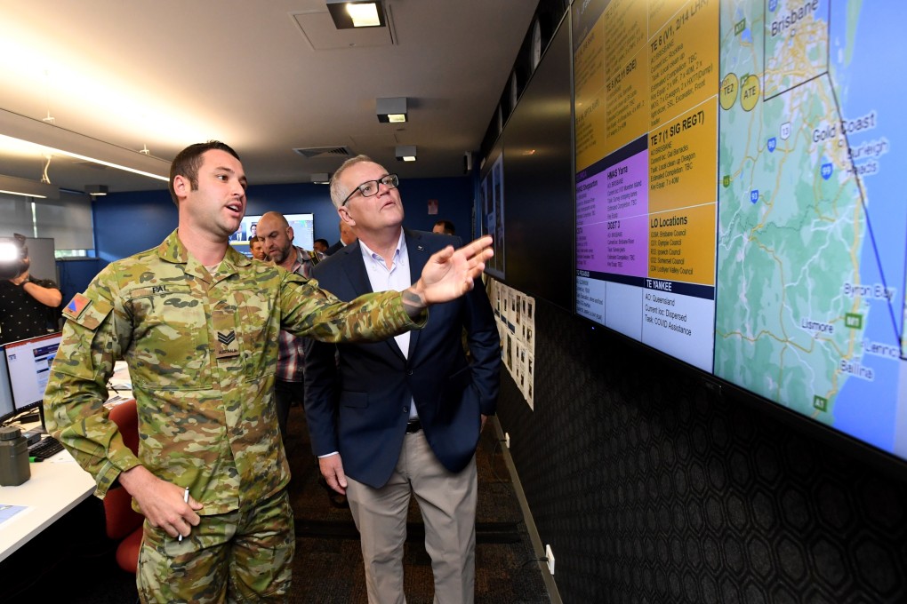 Australian Prime Minister Scott Morrison (right) visits an army barracks in Brisbane on Thursday. Photo: EPA-EFE