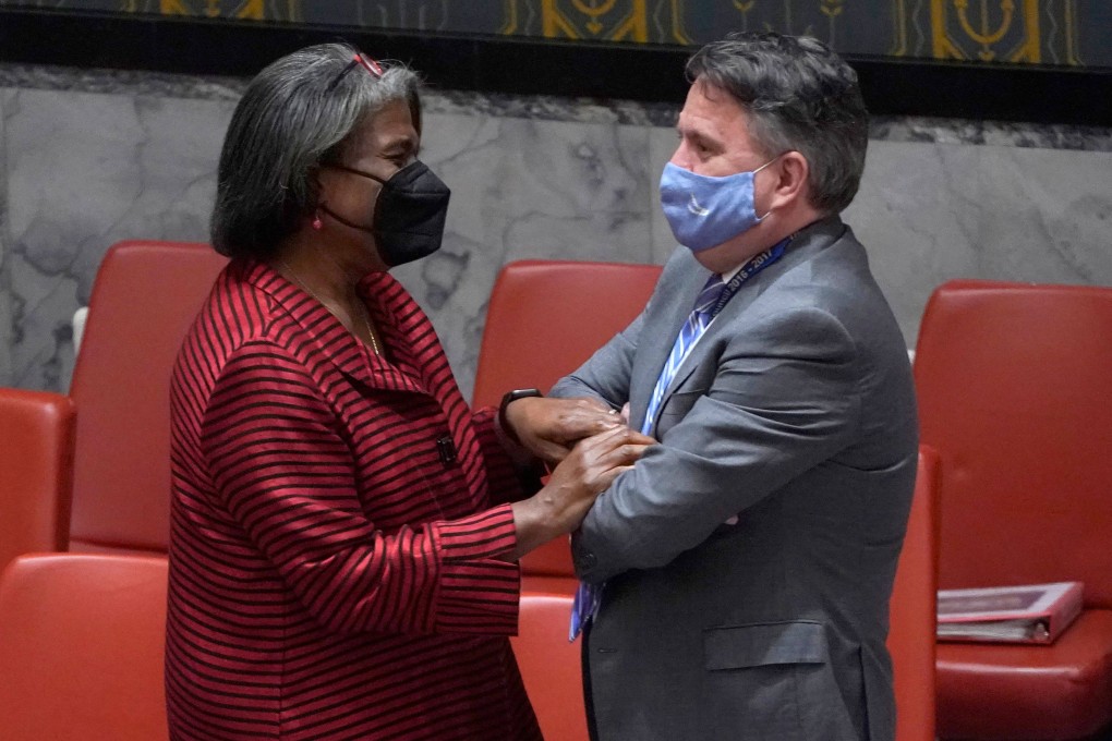 US Ambassador to the UN Linda Thomas-Greenfield speaks with  Ukrainian Ambassador to the UN Sergiy Kyslytsya before a UN Security Council emergency meeting in New York on Friday. Photo: AFP