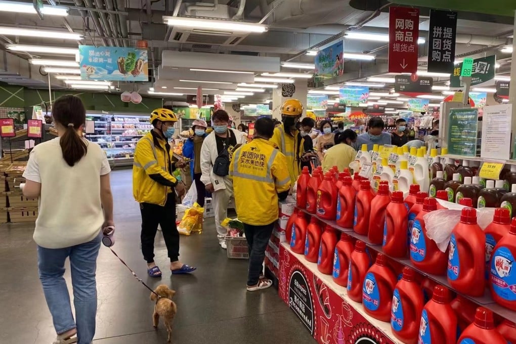 Many Shenzhen residents stocked up on food. Photo: Handout