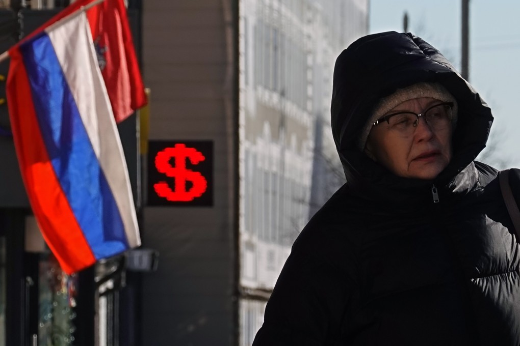 An exchange office in Moscow. Russia has ordered the suspension of trading on its stock exchange amid an array of sanctions by western countries. This has prevented fund managers from pulling out of the Russian stocks to mitigate the risks from its invasion of Ukraine. Photo: EPA-EFE